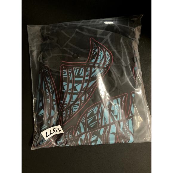 Born Hawaii Button Up Shirt Men's XXL Black/Blue Tribal All Around Print Party - Picture 12 of 12